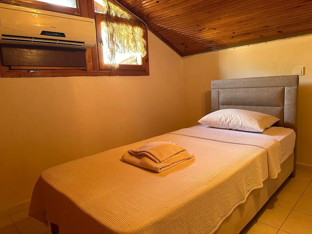 Deluxe Çatı Katı Süiti (Penthouse), Balkon, Havuz Manzaralı