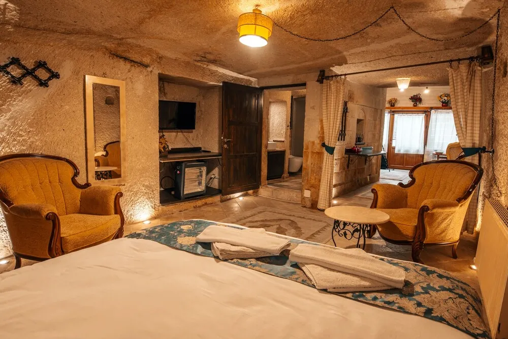 Cave Apartment, Kitchen, Washing Machine