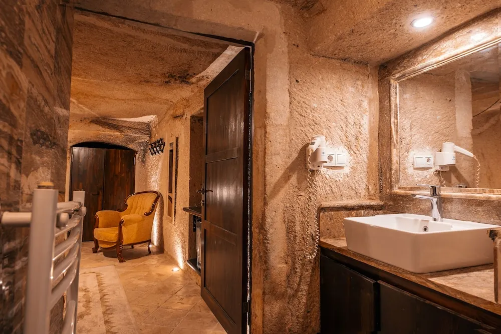 Cave Apartment, Kitchen, Washing Machine