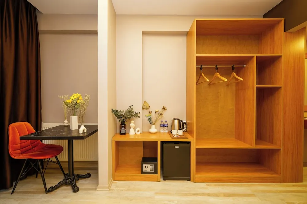 Comfort Tek Büyük Yataklı Oda