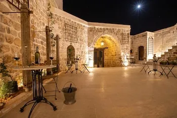 Mirsoum Hotel