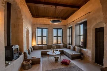 Mirsoum Hotel