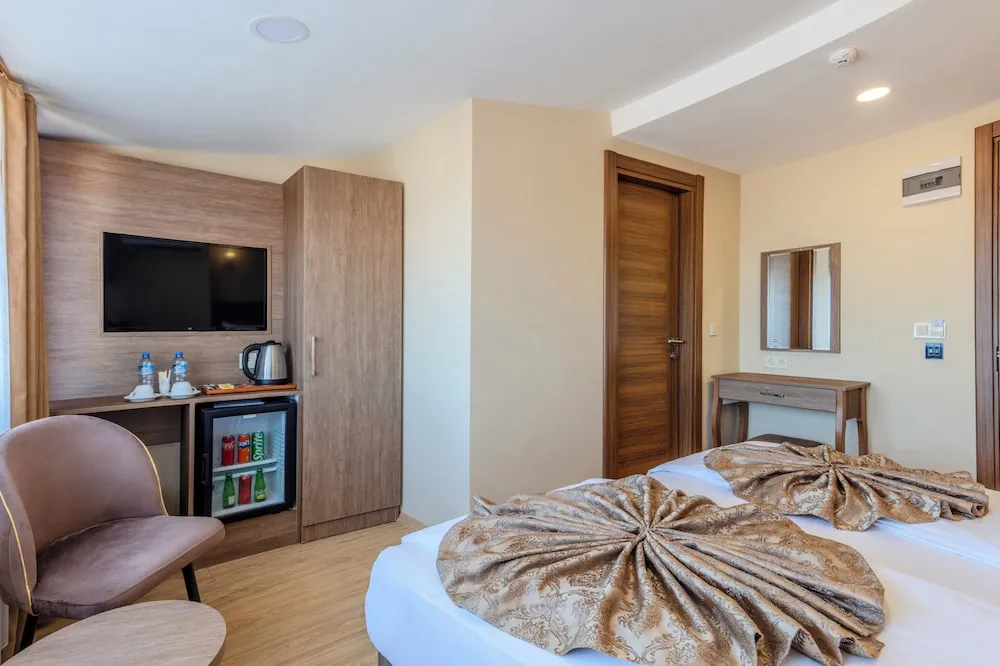 Deniz Manzarali Deluxe Tek Büyük veya İki Ayrı Yataklı Oda