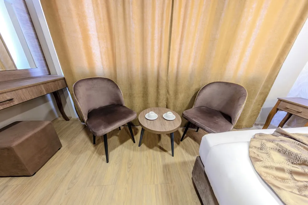 Deniz Manzarali Deluxe Tek Büyük veya İki Ayrı Yataklı Oda