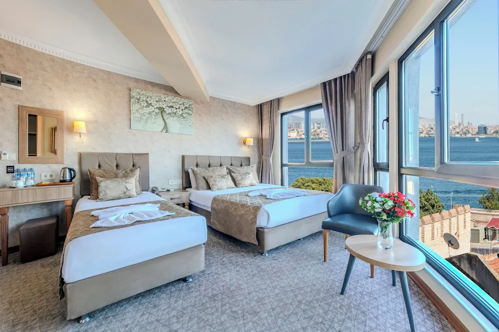 Deluxe Üç Kişilik Oda