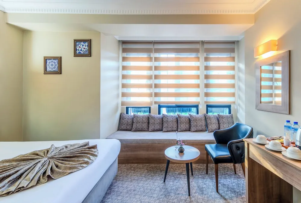 Deluxe Üç Kişilik Oda