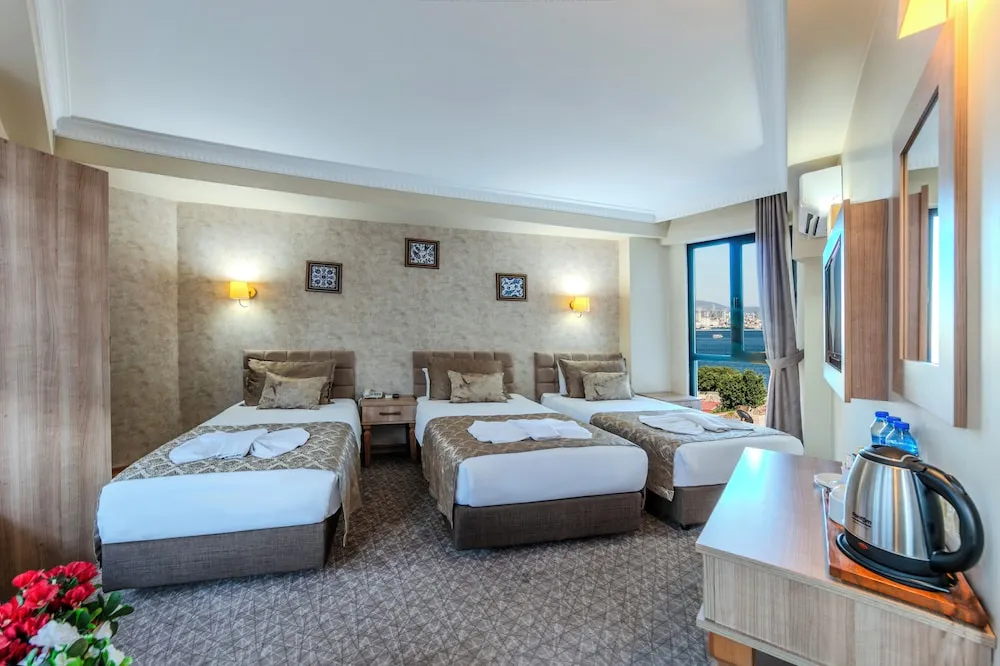Deluxe Üç Kişilik Oda