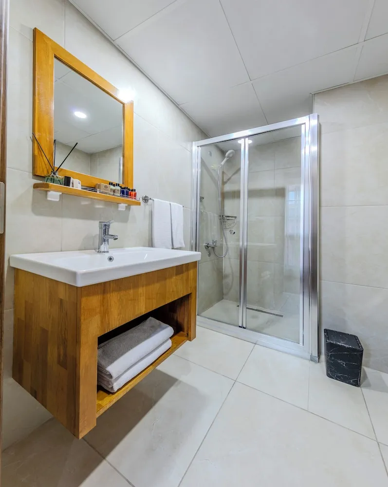 Deluxe Üç Kişilik Oda