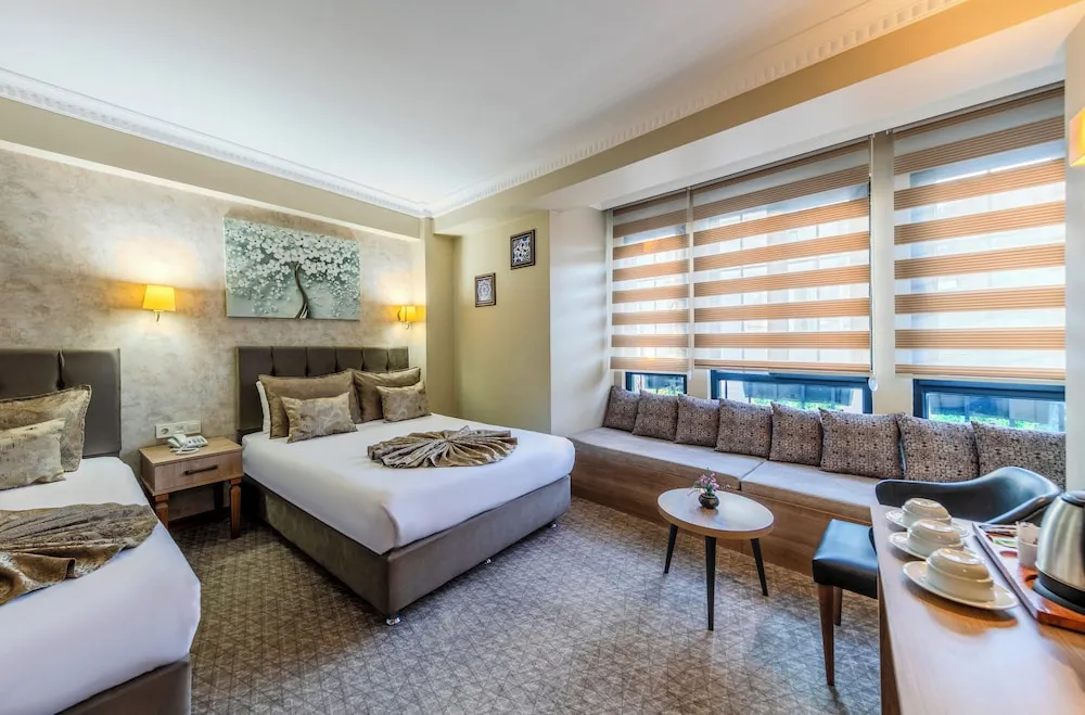 Deluxe Üç Kişilik Oda