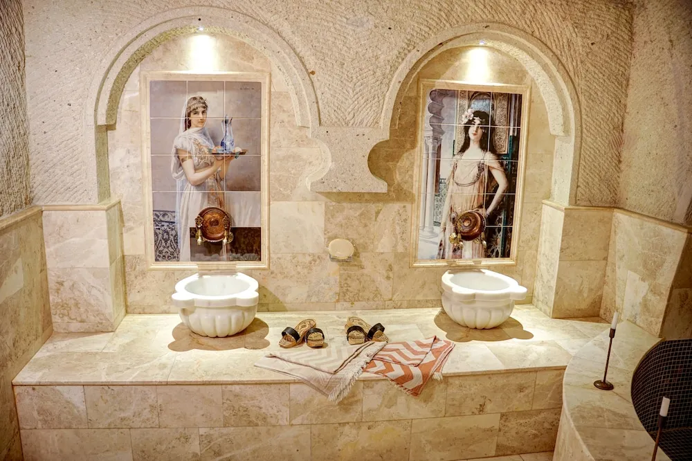 Cave Exclusive Suite