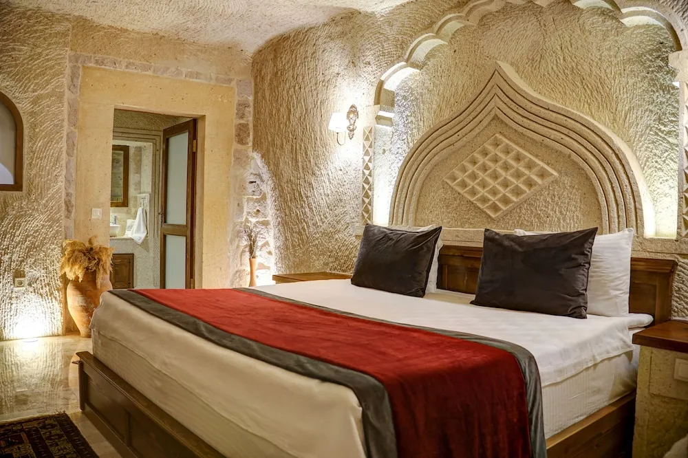 Cave Exclusive Suite