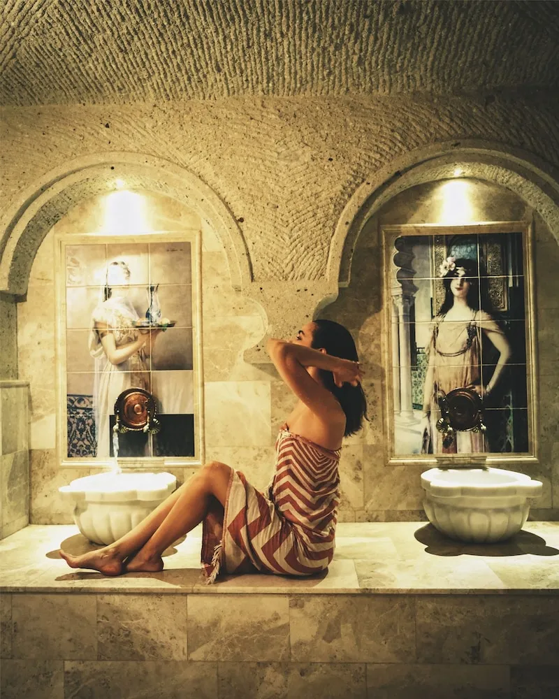 Cave Exclusive Suite