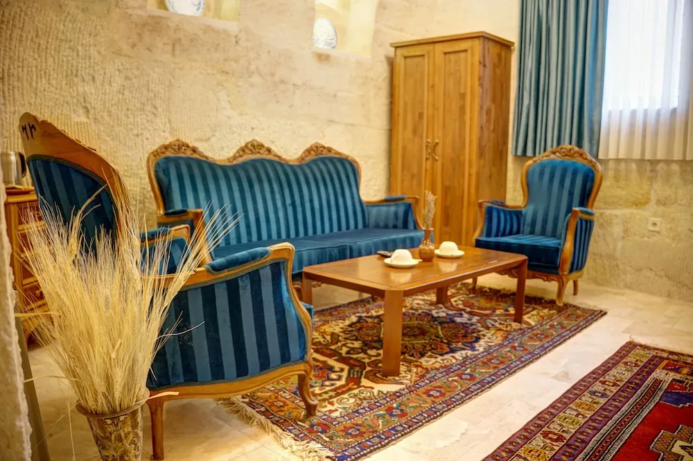 Cave Exclusive Suite