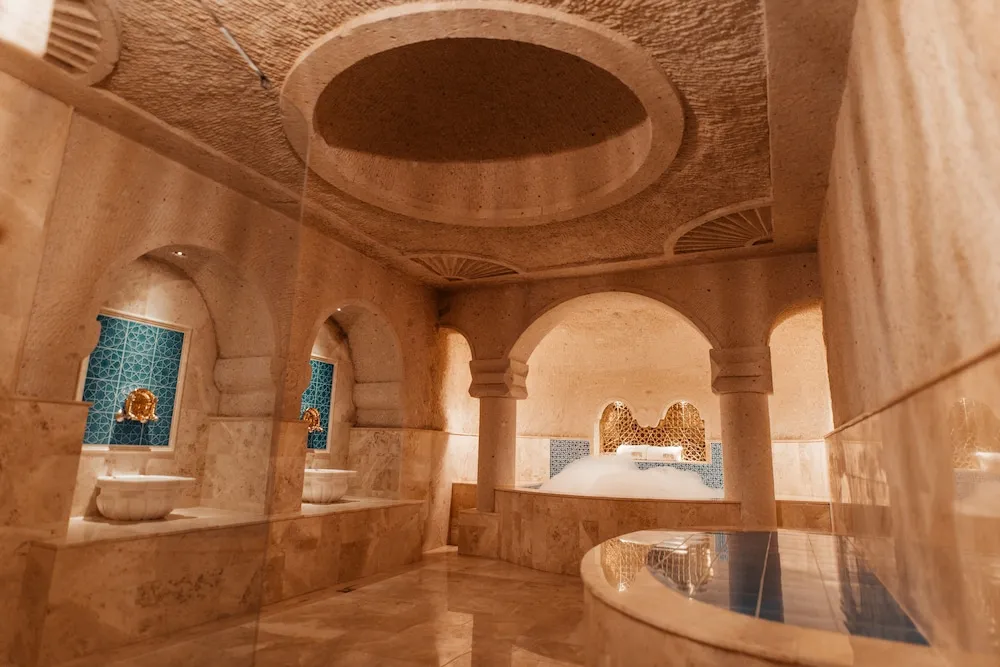 Cave Exclusive Suite