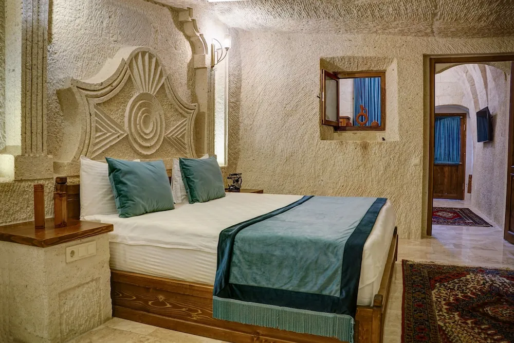 Cave Exclusive Suite