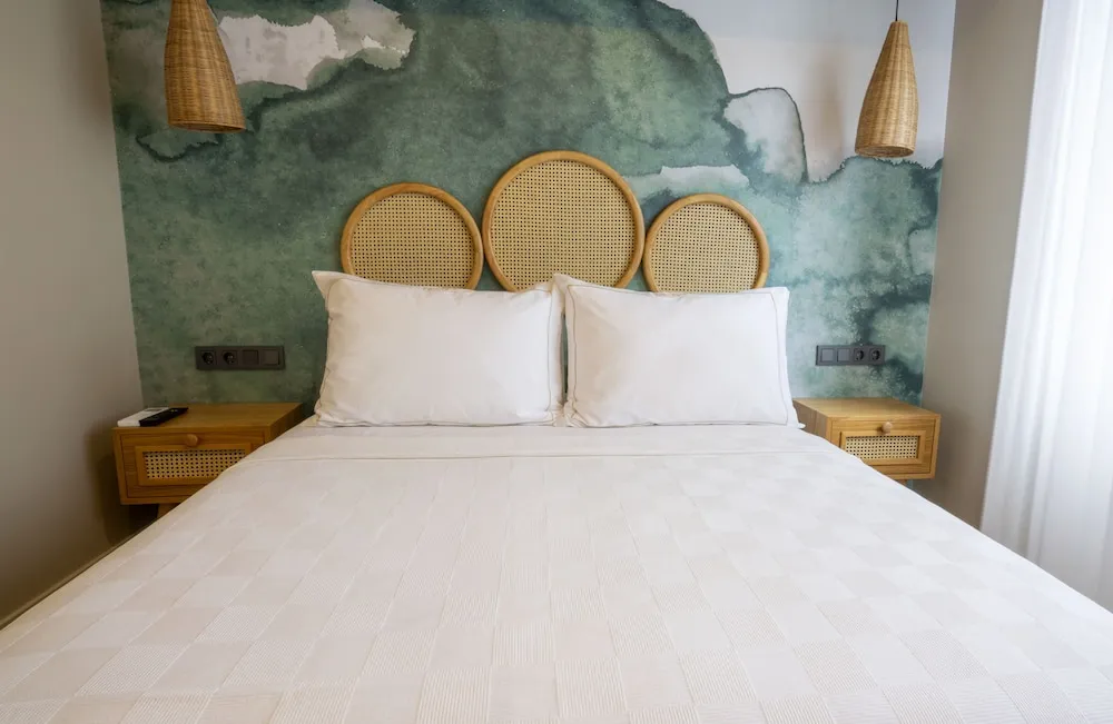 THE BOHEM ROOM