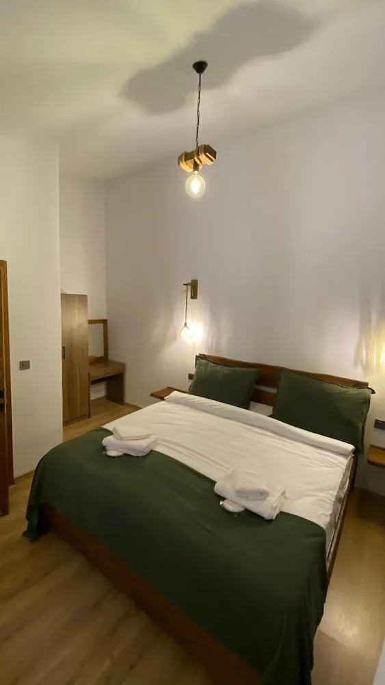 Deluxe Ev, Göl Manzaralı