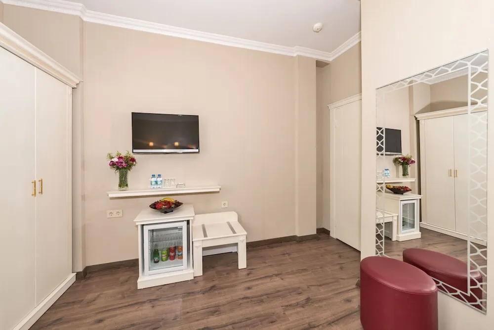 Standard Tek Büyük veya İki Ayrı Yataklı Oda