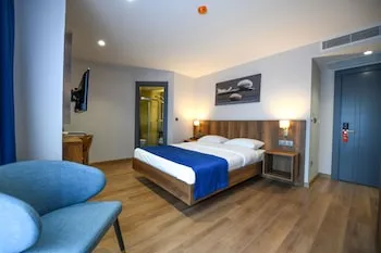 Ref Inn Hotel