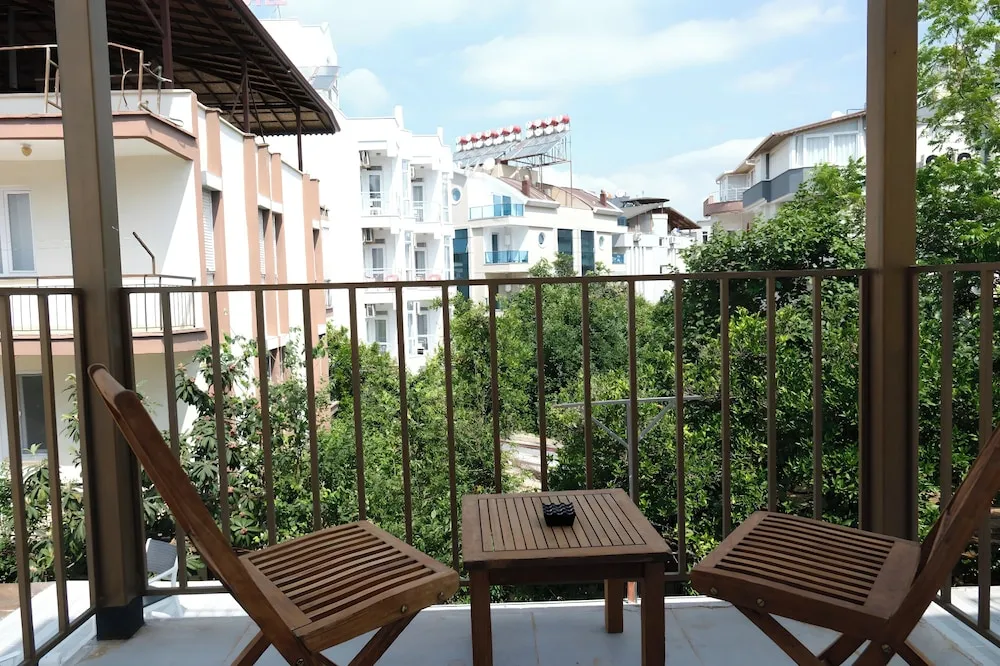 Studio Garden with Balcony