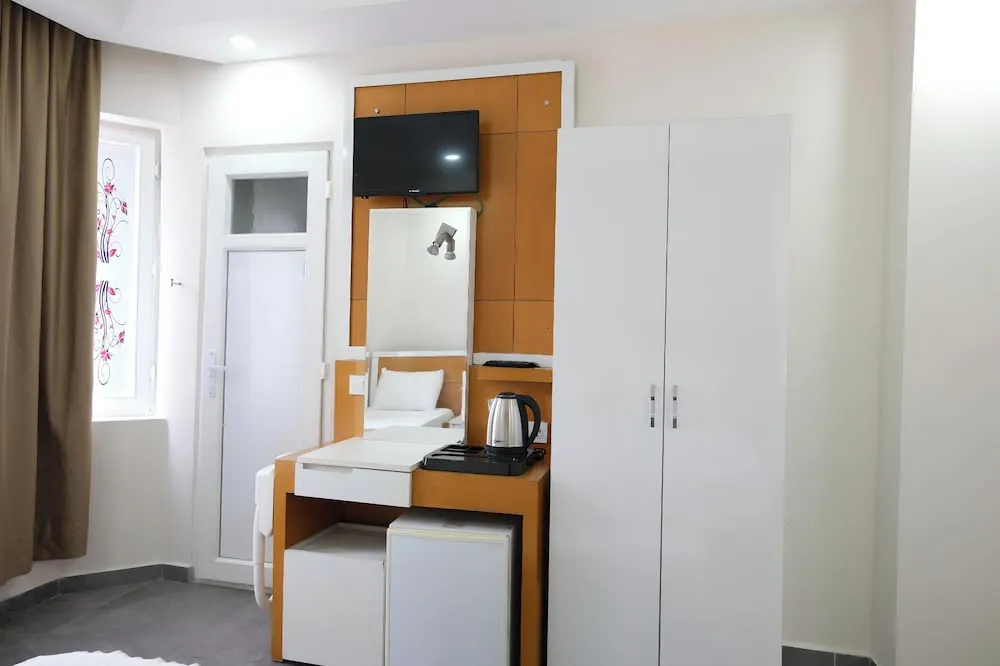 Standard Üç Kişilik Oda (without balcony)
