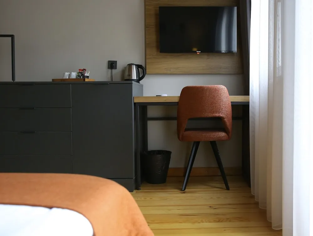 Standard Oda, 1 Büyük (Queen) Boy Yatak, Sigara İçilmez, Balkon