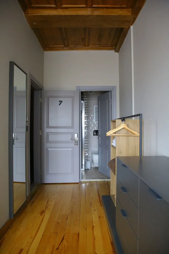 Standard Tek Büyük Yataklı Oda