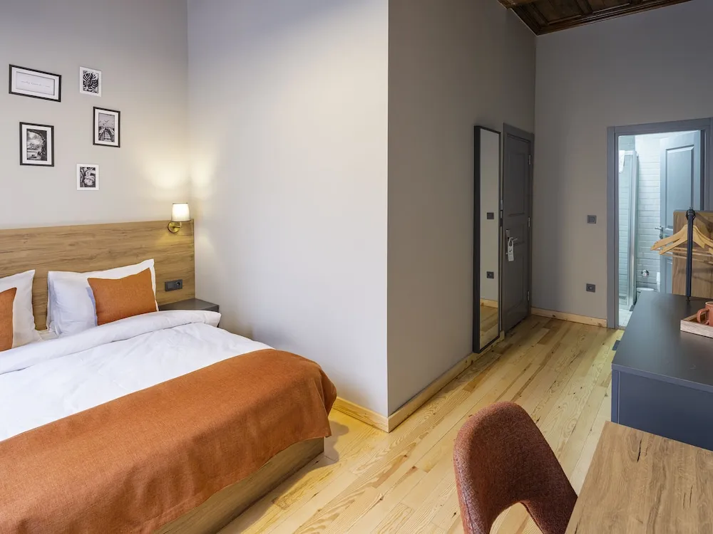 Standard Tek Büyük Yataklı Oda