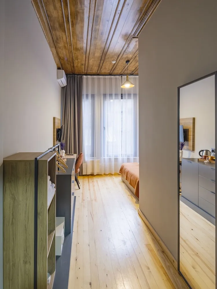 Standard Tek Büyük Yataklı Oda