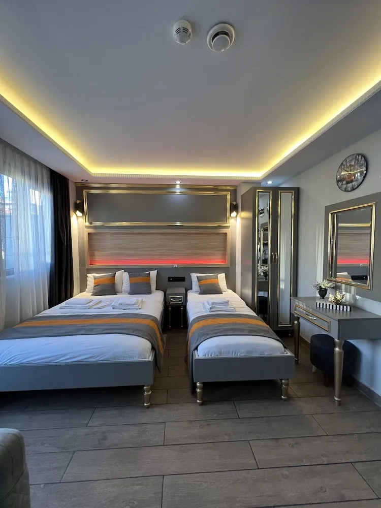 Deluxe Dört Kişilik Oda
