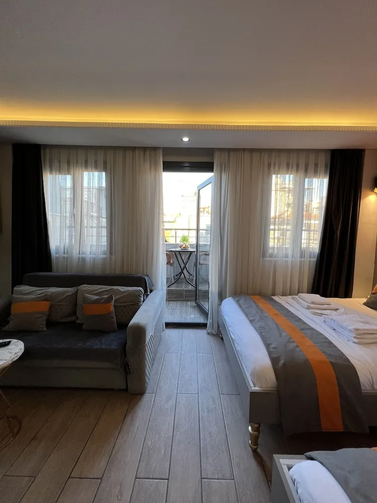 Deluxe Dört Kişilik Oda