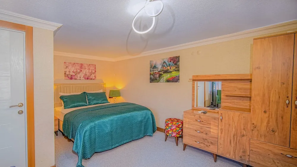 Standard Tek Büyük Yataklı Oda