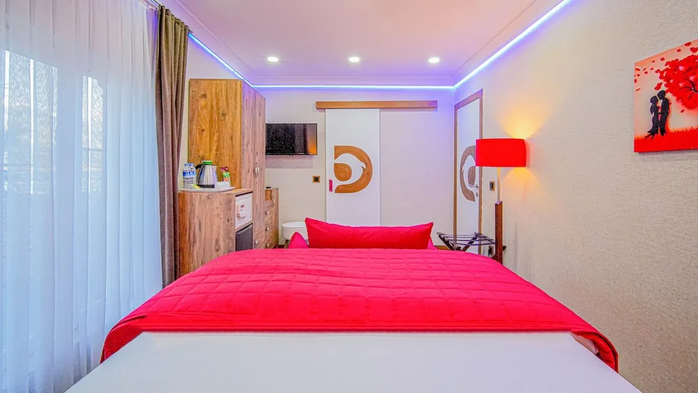 Standard Tek Büyük Yataklı Oda