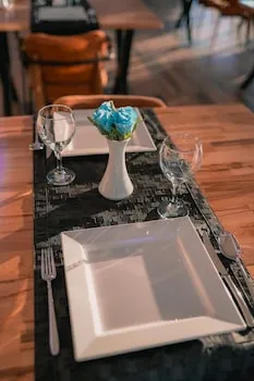 Dolphin Boutique Hotel & Restaurant