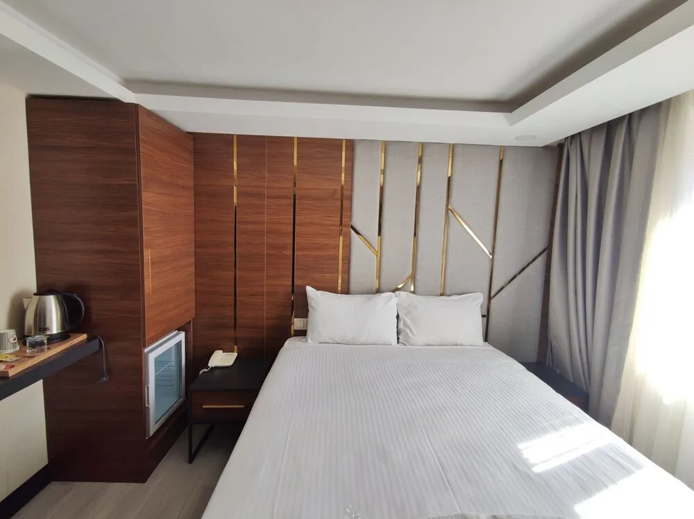 Standard Tek Büyük Yataklı Oda