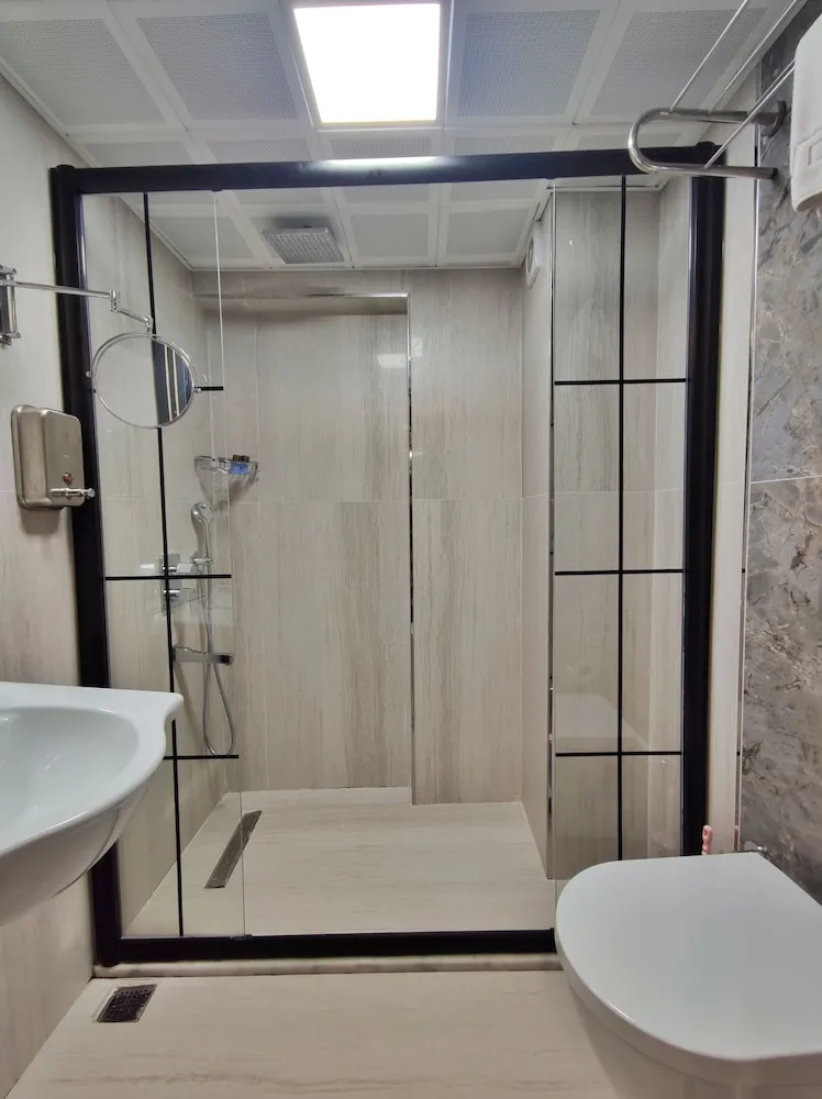 Standard Üç Kişilik Oda