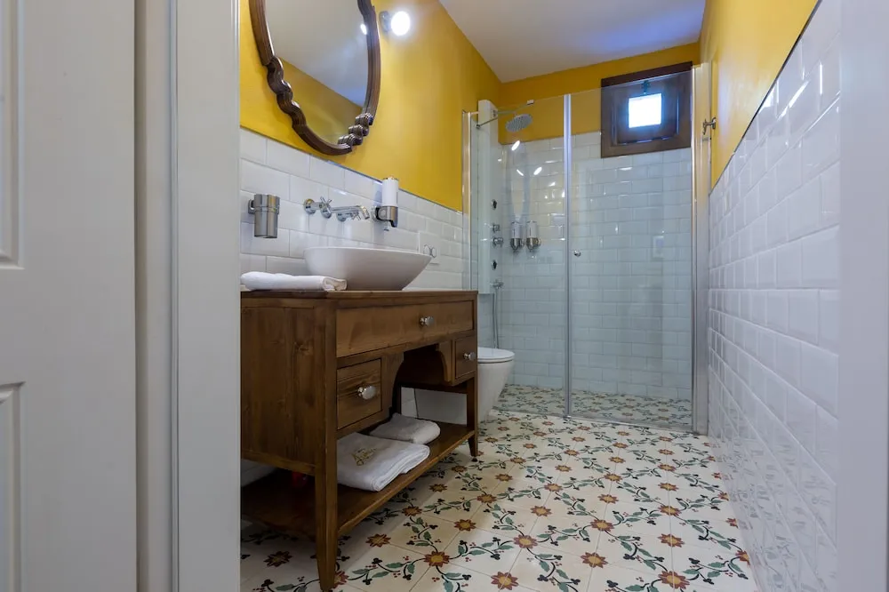 Deluxe Tek Büyük Yataklı Oda, 1 Büyük (Queen) Boy Yatak