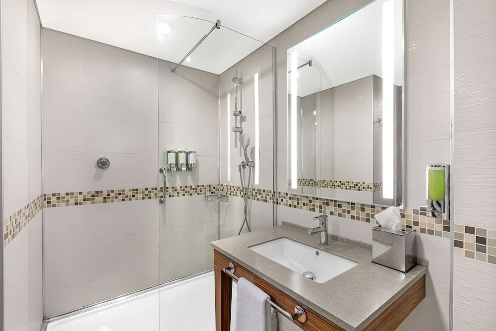 Oda, 1 Büyük (Queen) Boy Yatak, Sigara İçilmez