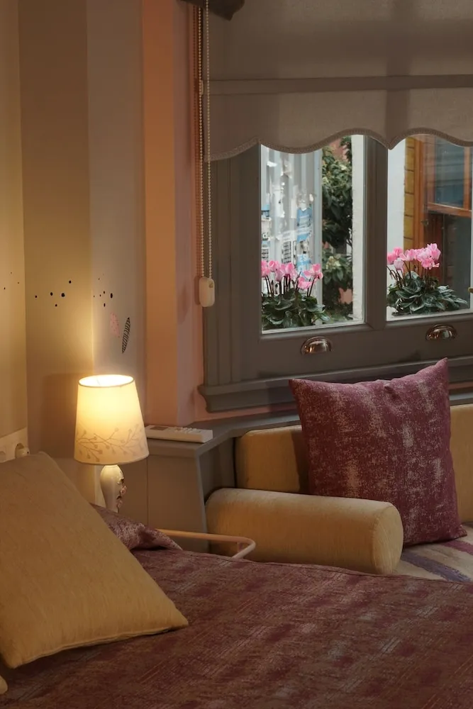 Pink Judas Tree Room