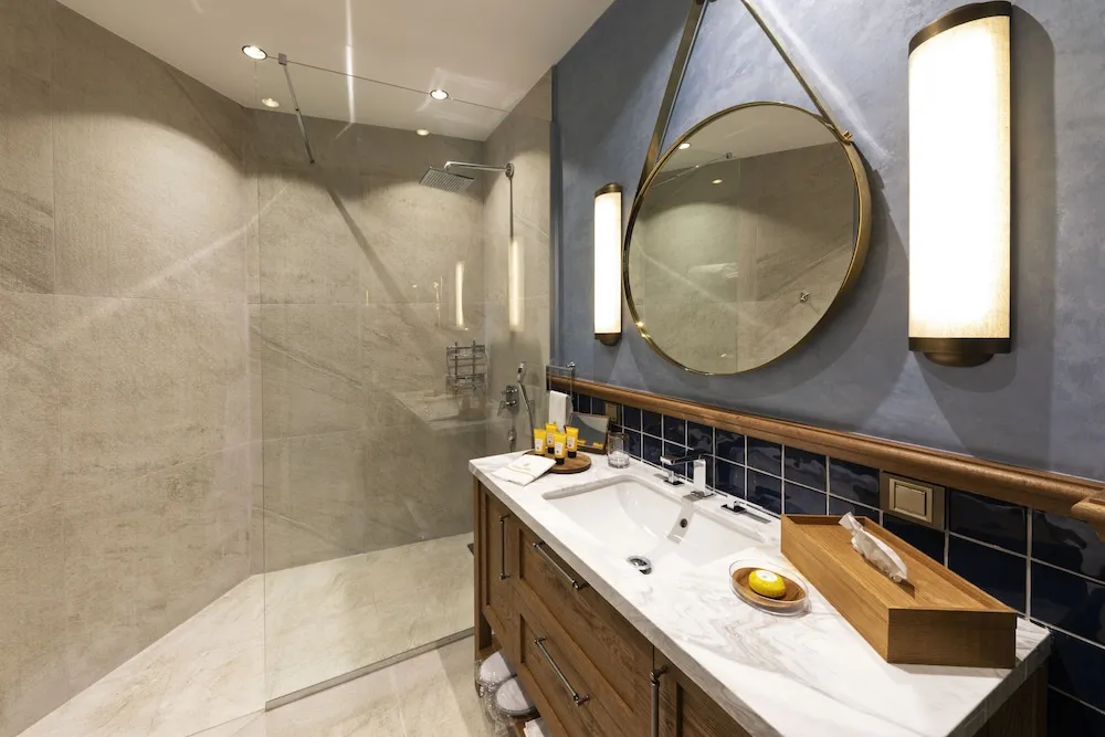 Blu Suite