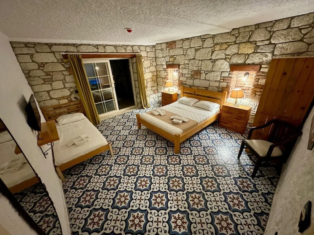 Deluxe Üç Kişilik Oda