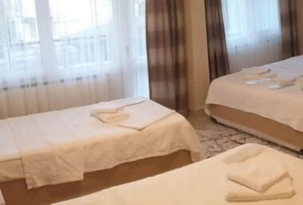 Economy Tek Büyük veya İki Ayrı Yataklı Oda