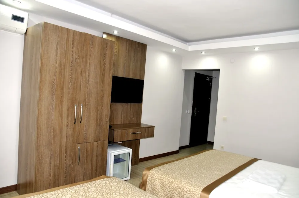 Economy Tek Büyük veya İki Ayrı Yataklı Oda, Şehir Manzaralı