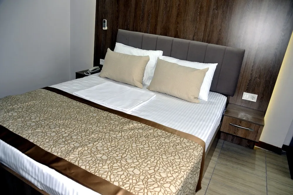 Comfort Tek Büyük Yataklı Oda