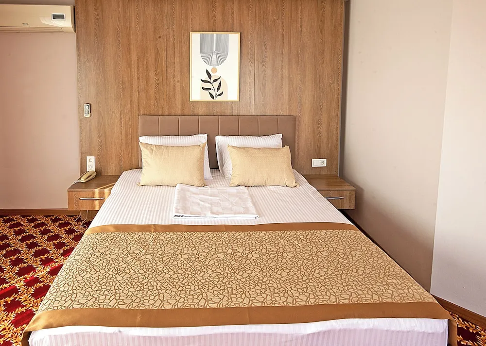 Comfort Tek Büyük Yataklı Oda