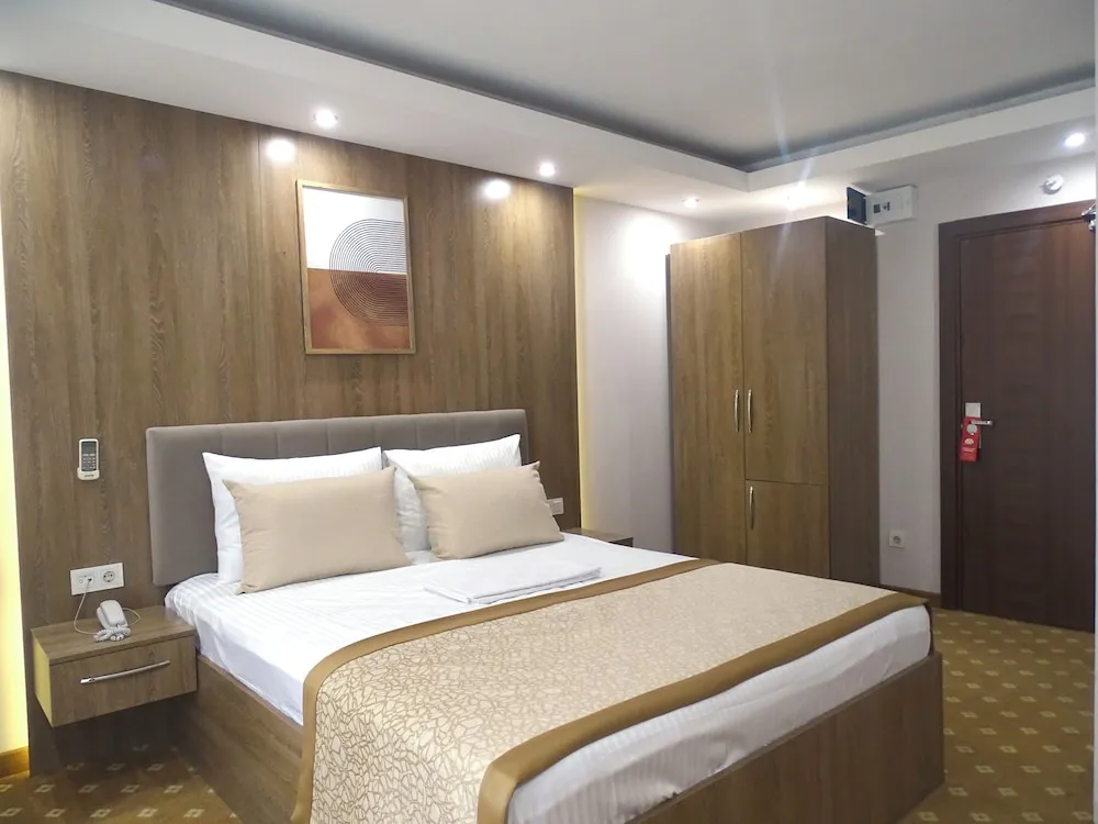 Comfort Tek Büyük Yataklı Oda