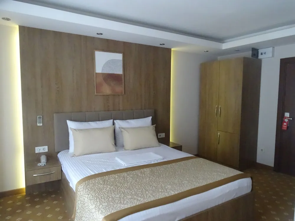 Comfort Tek Büyük Yataklı Oda