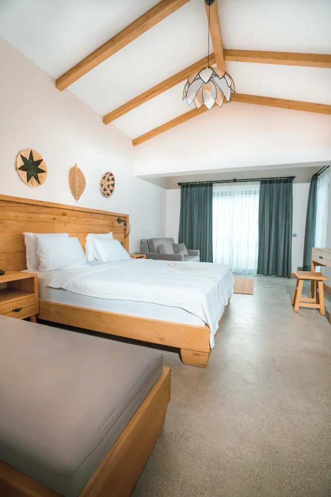 Honeymoon Tek Büyük Yataklı Oda, 1 Yatak Odası, Sigara İçilmez, Havuz Manzaralı