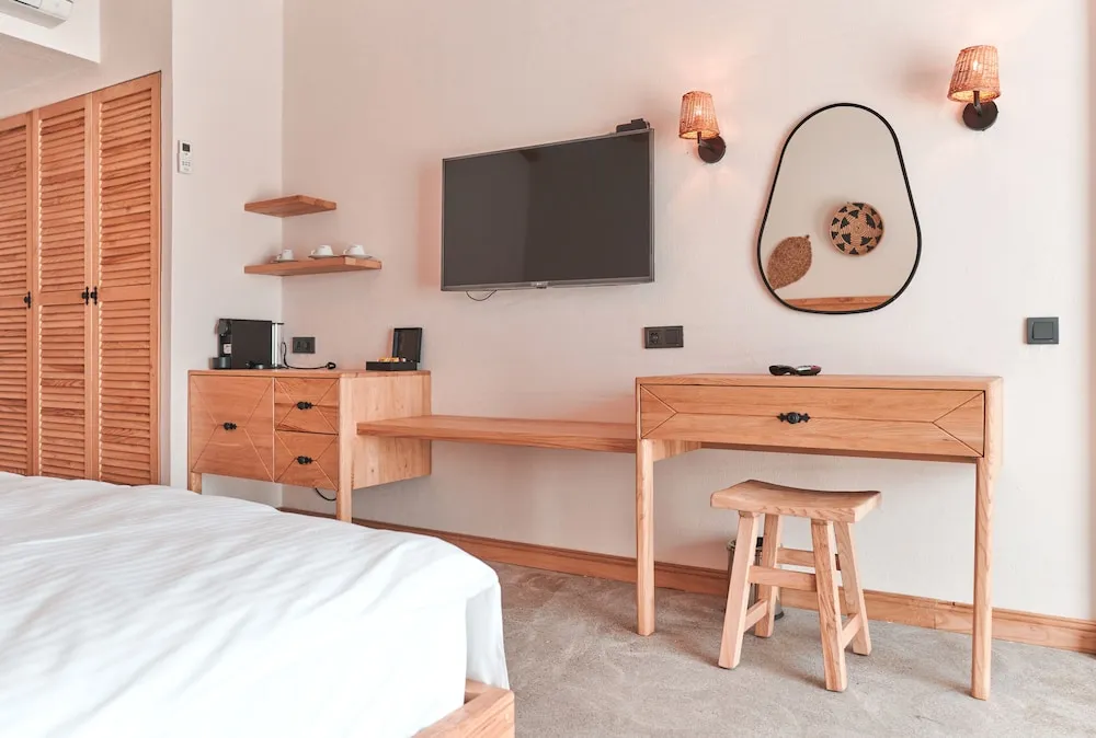Honeymoon Tek Büyük Yataklı Oda, 1 Yatak Odası, Sigara İçilmez, Havuz Manzaralı
