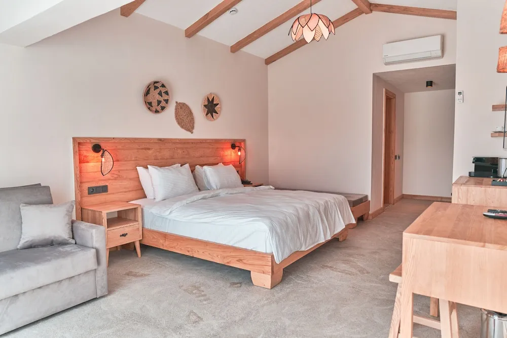 Honeymoon Tek Büyük Yataklı Oda, 1 Yatak Odası, Sigara İçilmez, Havuz Manzaralı